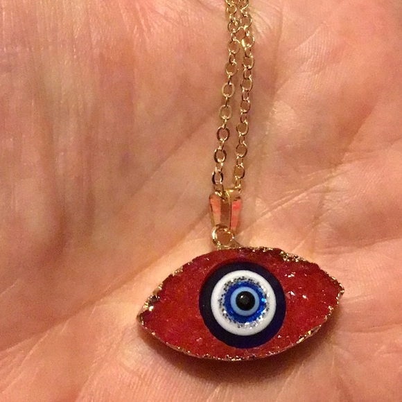 - NEW, Fuchsia Turkish Evil Eye Pendant & Golden Chain Necklace. - Picture 10 of 12